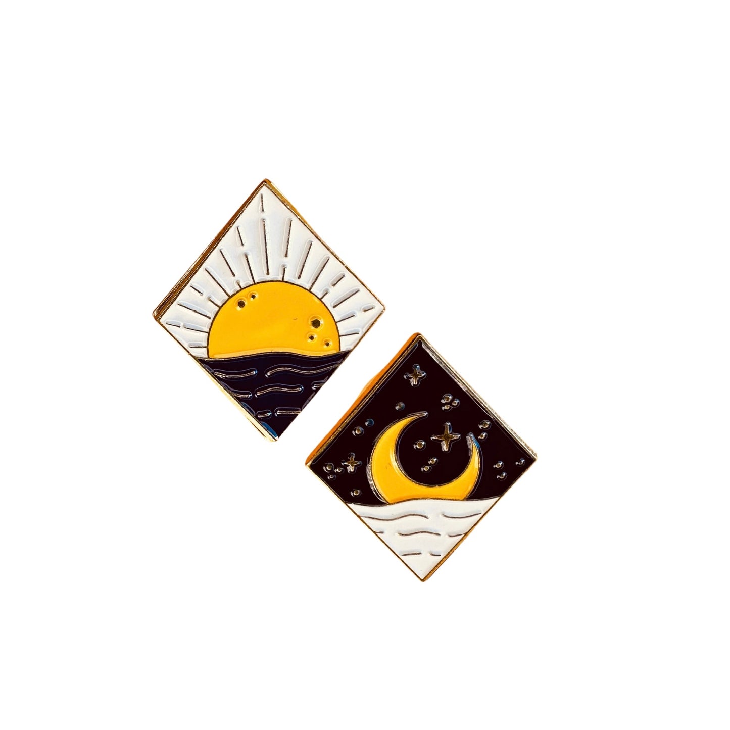 Set of 2 pins - Moon & Sun